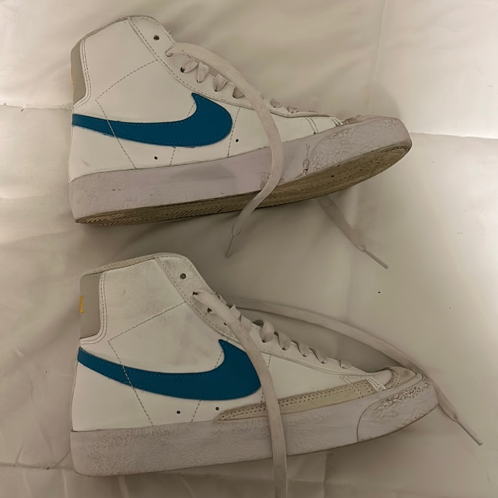 Blue Nike Blazer Mid '77 (boys grade school) Size 4Y